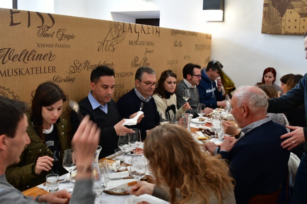 c8c90697-3e7e-42c5-ad11-ce0645def3c1